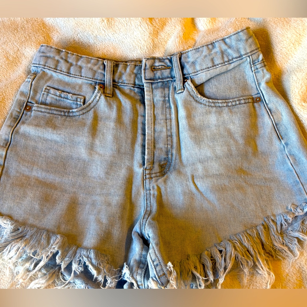 Wild Fable Women’s Light wash High Waisted Shorts